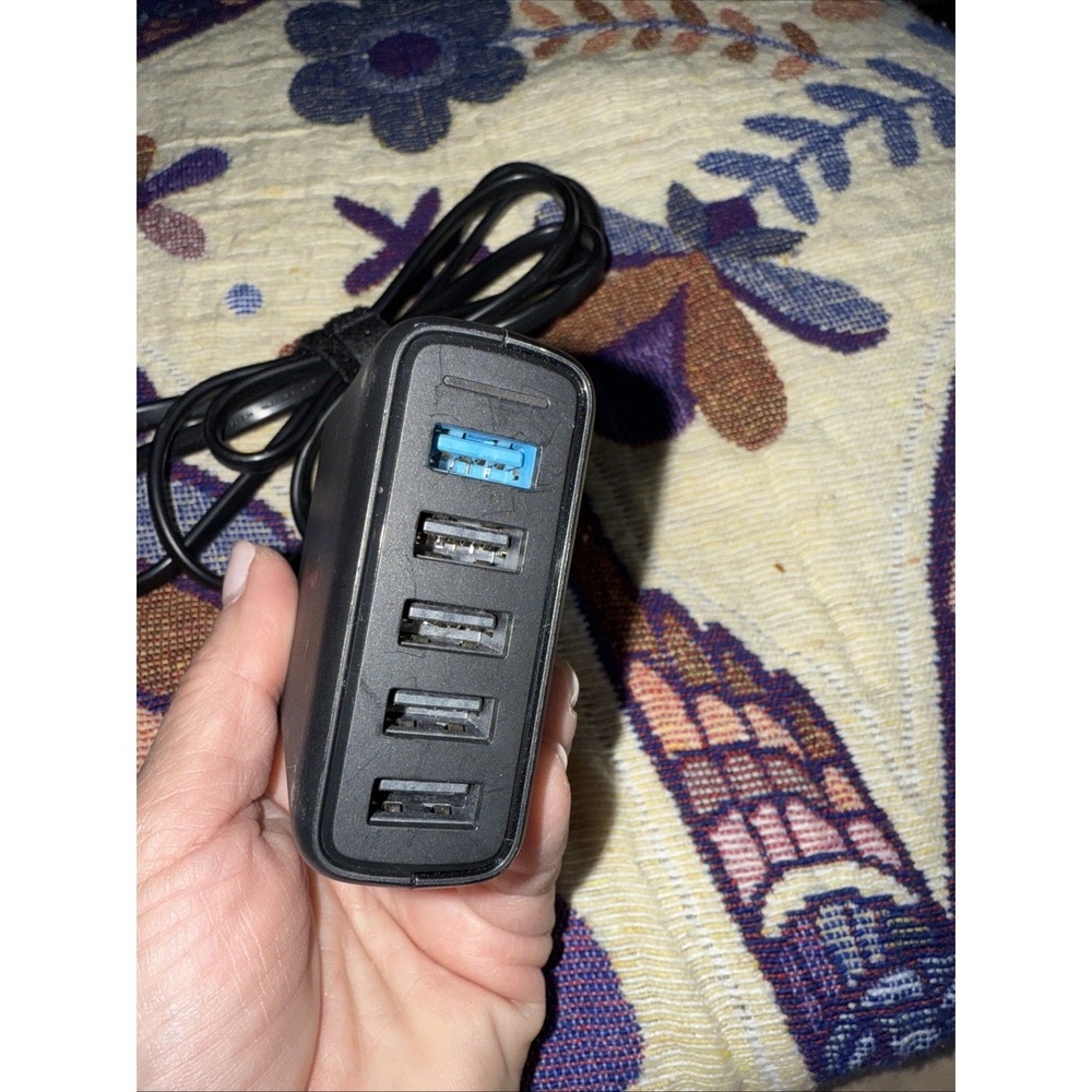 Anker PowerPort 1 PD with‎ 1 PD and 4 PIQ Charger 5251